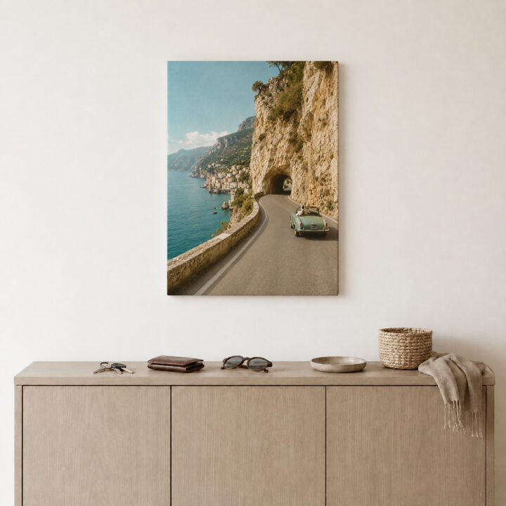 Leinwandbild Küstenstraße mit Retro-Cabrio