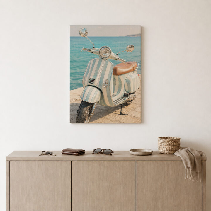 Leinwandbild Retro-Roller am Meer