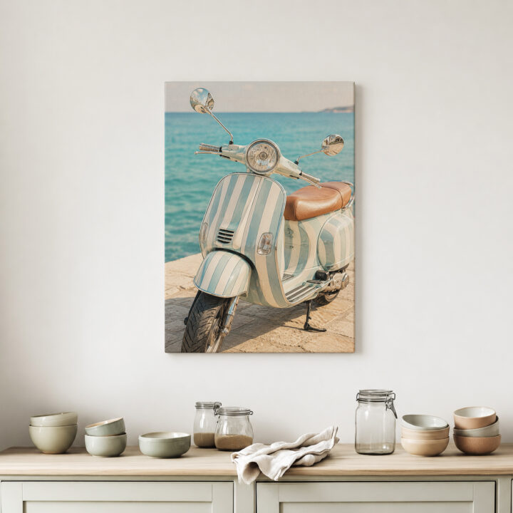 Leinwandbild Retro-Roller am Meer