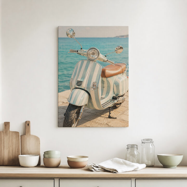 Leinwandbild Retro-Roller am Meer