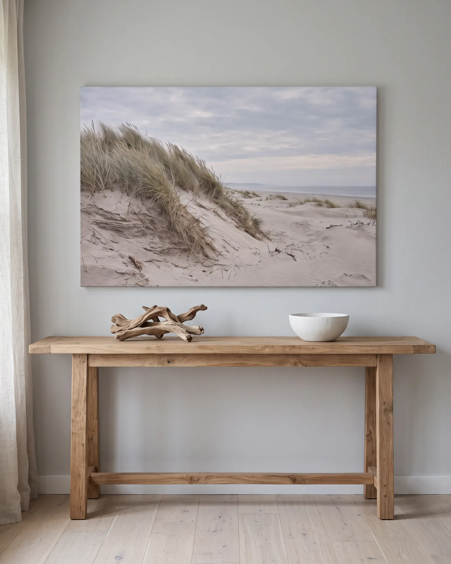 Leinwandbild – Bewachsene Düne am weiten Strand