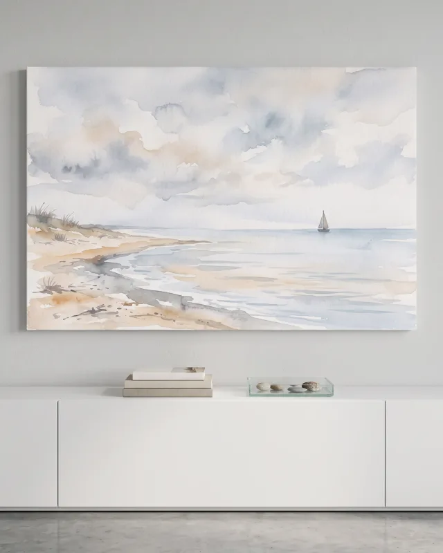 Leinwandbild – Segelboot neben einem sanft gebogenen Strand