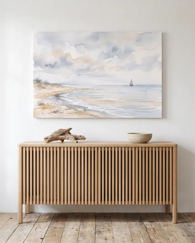 Leinwandbild – Segelboot neben einem sanft gebogenen Strand