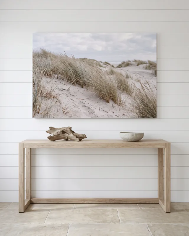 Leinwandbild – Windbewegtes Strandgras über hellen Dünen