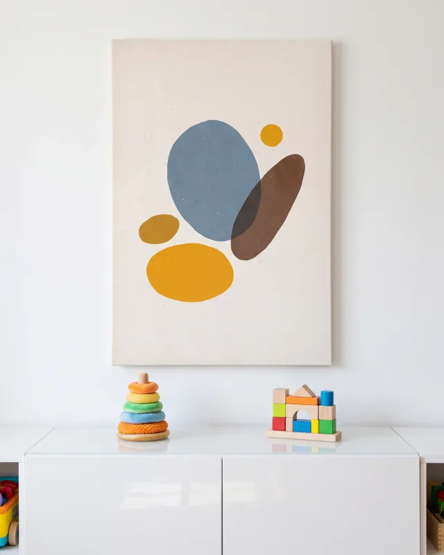 Leinwandbild – Staubblaues Oval mit gelben Naturformen